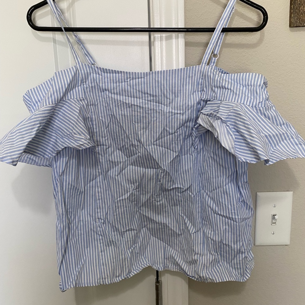 Open shoulder top